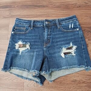 Judy Blue Jean Shorts M Blue Camo Patch Distressed JB150014 Raw Hem Stretch